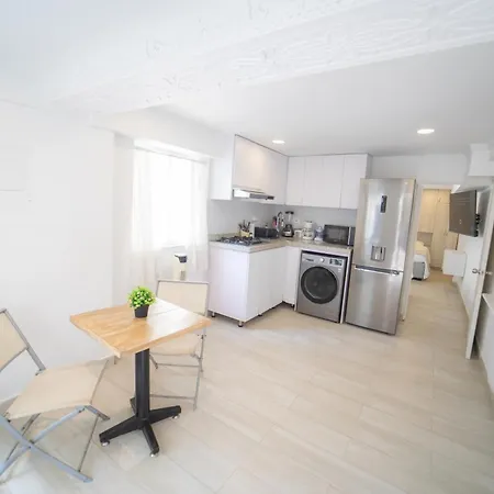 Beach-front With 2 Beds, Aircon &