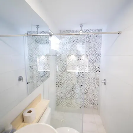 Beach-front With 2 Beds, Aircon &