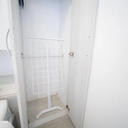 Beach-front With 2 Beds, Aircon & Cartagena