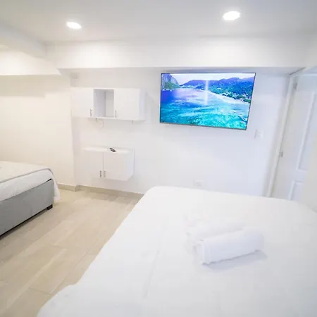 Apartment Beach-front With 2 Beds, Aircon & *